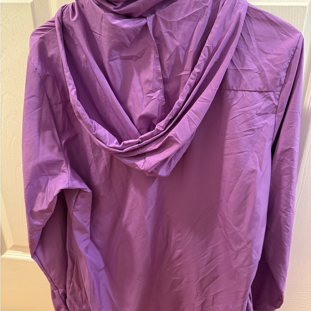 Nike Women's Livestrong Jacket - size L - NWOT - Picture 2 of 3